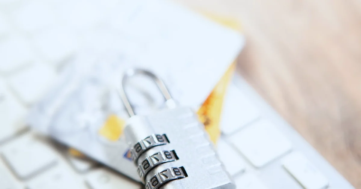 Si tu agencia crea las cuentas, puede retener los accesos